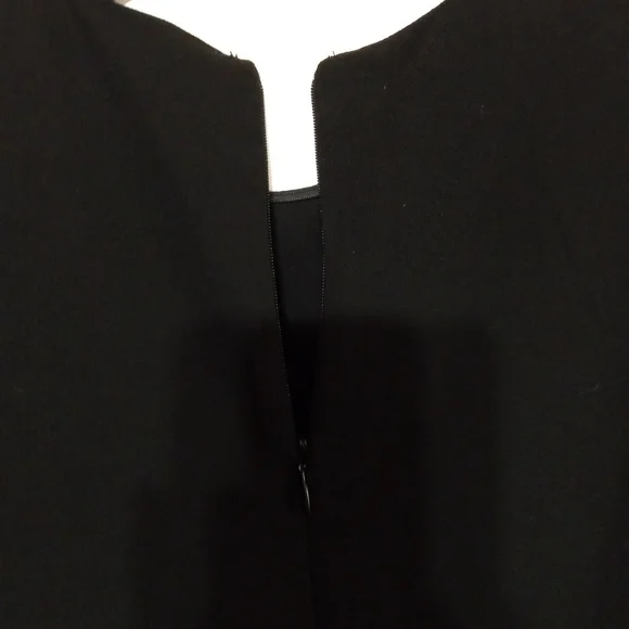 Zara Black Blouse with White Details - Picture 5 of 6